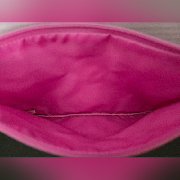 Victoria's Secret Pink And White Cosmetic Bag NWOT - Picture 3 of 6